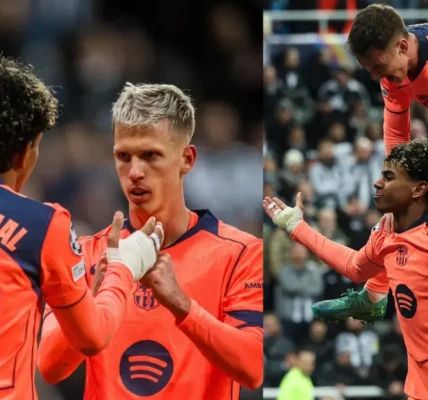 Robert Lewandowski podczas meczu Newcastle – Barcelona, gdy Lamine Yamal strzela karnego w 96. minucie.