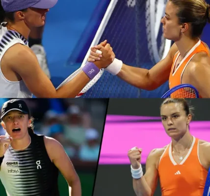 Iga Świątek celebrates a point against Maria Sakkari during their match at the Indian Wells Open 2026.