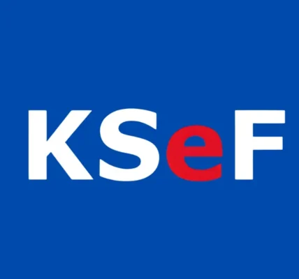 Panel Krajowy System e-Faktur z fakturą o statusie „zaakceptowana” i nadanym numerze.