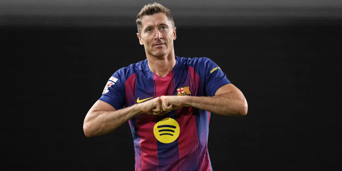 Robert Lewandowski na ławce Barcelony przed meczem z Sevillą