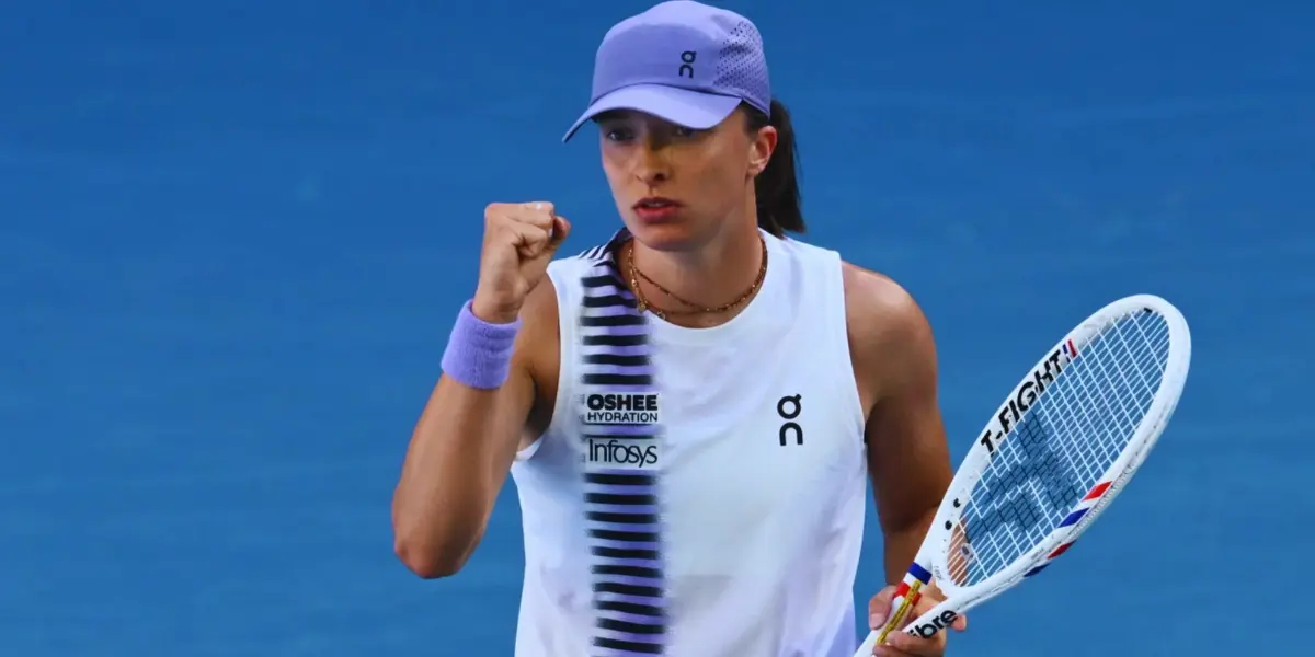 Iga Świątek reaguje podczas dramatycznego meczu z Kayla Day w turnieju BNP Paribas Open 2026 w Indian Wells Tennis Garden