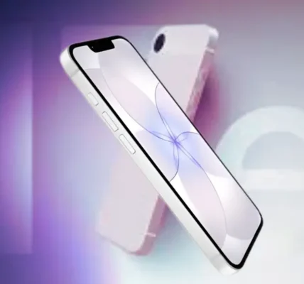iPhone 17e w jasnym różu, przód i tył z aparatem 48 MP.